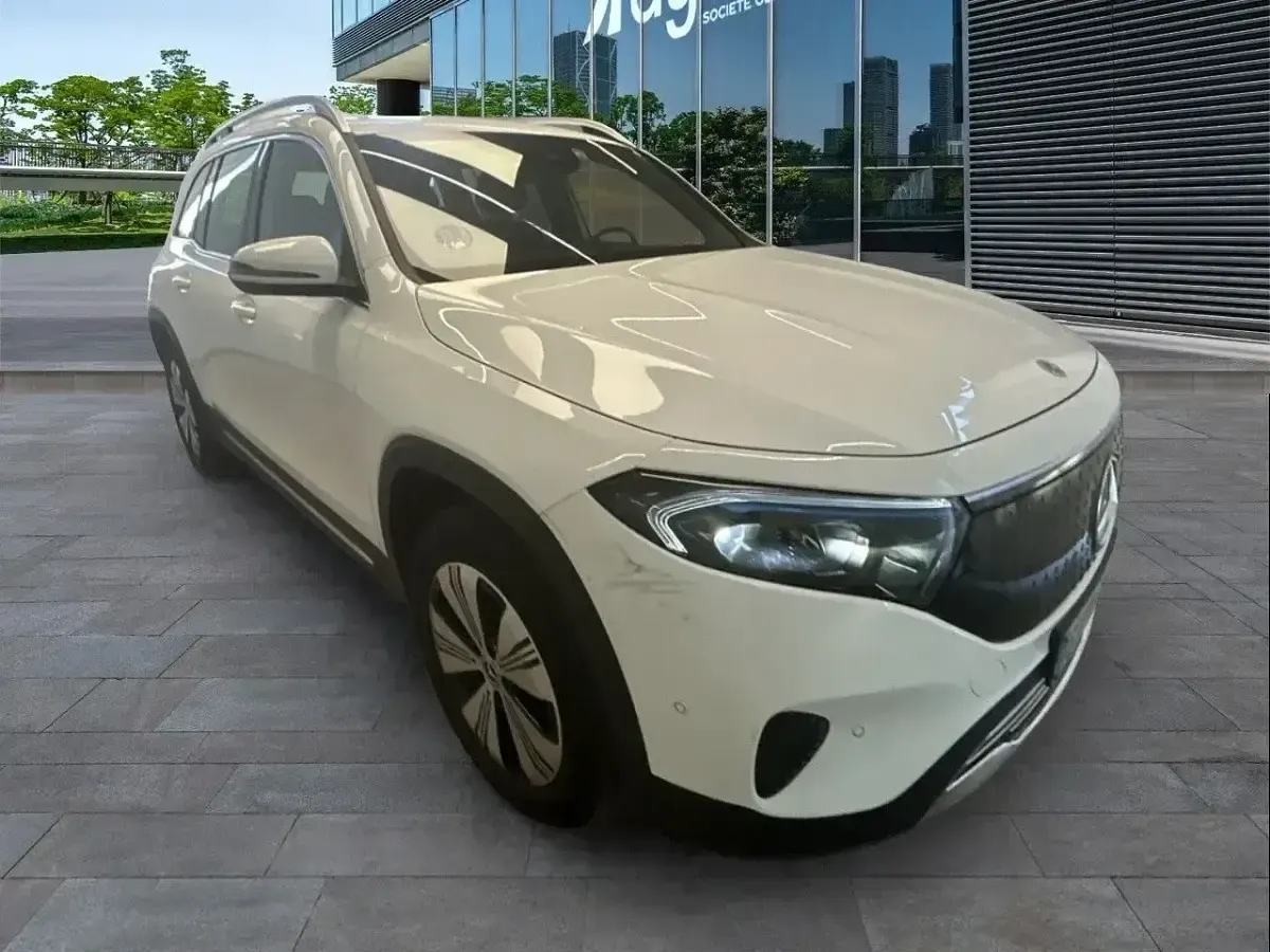 Usado Mercedes EQA350 214 kW (292 CV) 2024 Blanco SUV