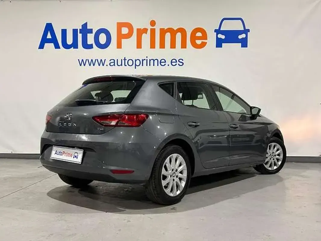 Usado Seat Leon Style 105 CV (77 kW) 2013 Azul Berlina