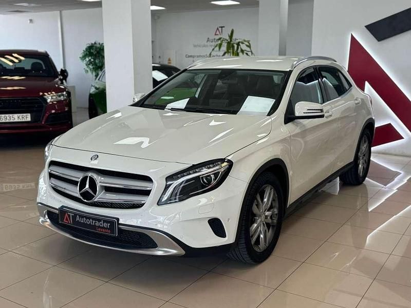 Begagnad Mercedes GLA200 Urban 136 HK (100 kW) 2016 Vit SUV