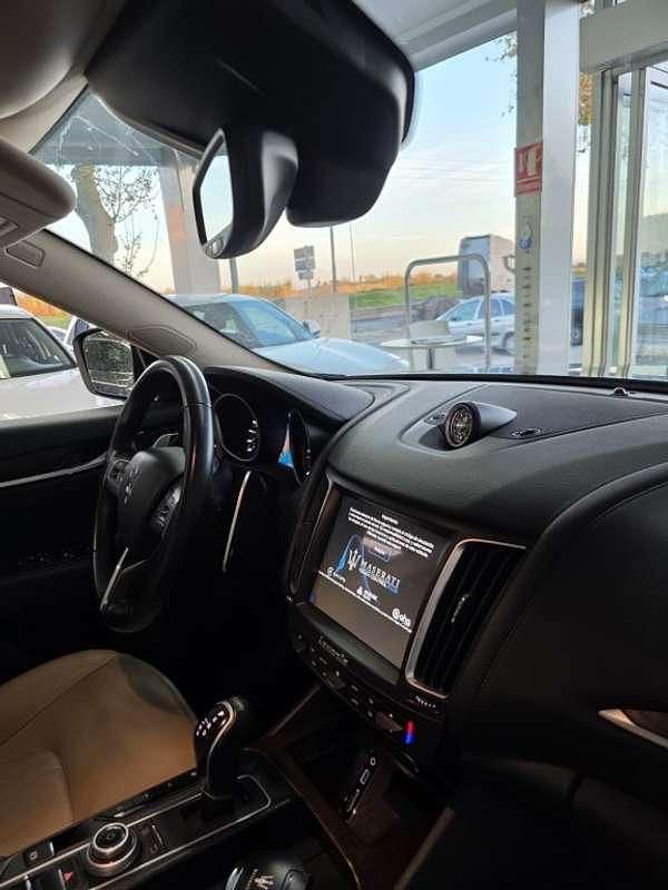 Usado Maserati Levante 275 CV (202 kW) 2016 Azul SUV