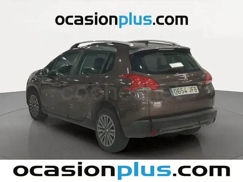 Usado Peugeot 2008 Active 92 CV (67 kW) 2015 Marrón SUV