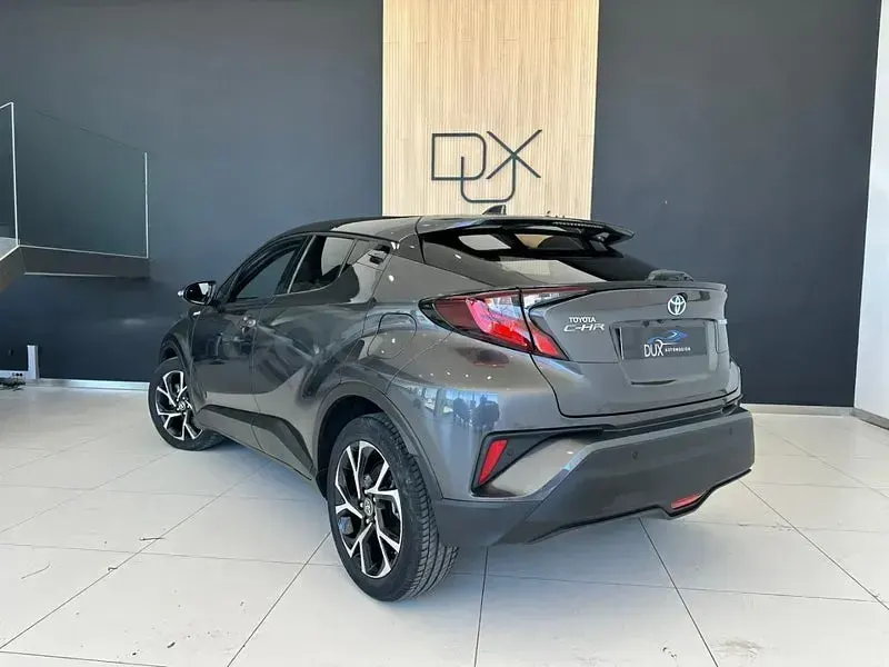 Usado Toyota C-HR Advance 122 CV (89 kW) 2020 Gris / plata SUV