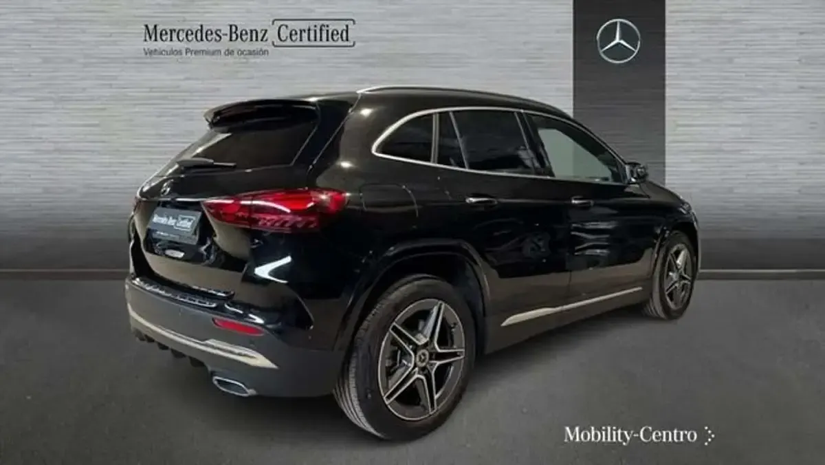 Usado Mercedes GLA250 165 CV (121 kW) 2025 Negro SUV