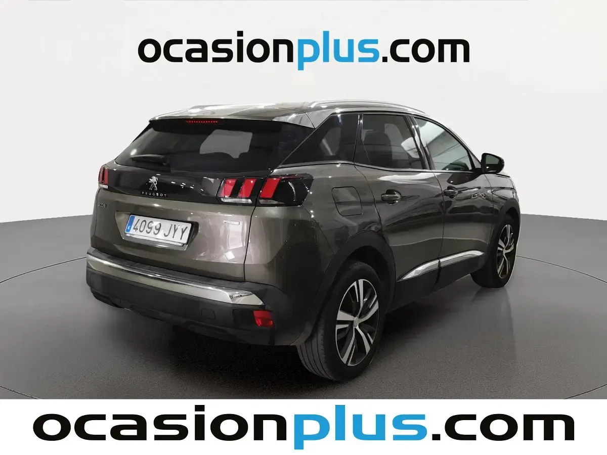 Usado Peugeot 3008 Allure 131 CV (96 kW) 2017 Gris SUV