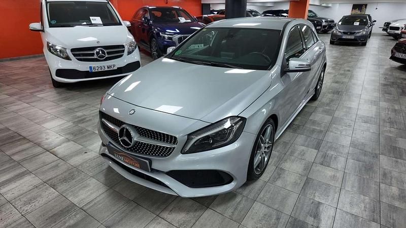 Usado Mercedes A200 AMG line 136 CV (100 kW) 2016 Gris Utilitario