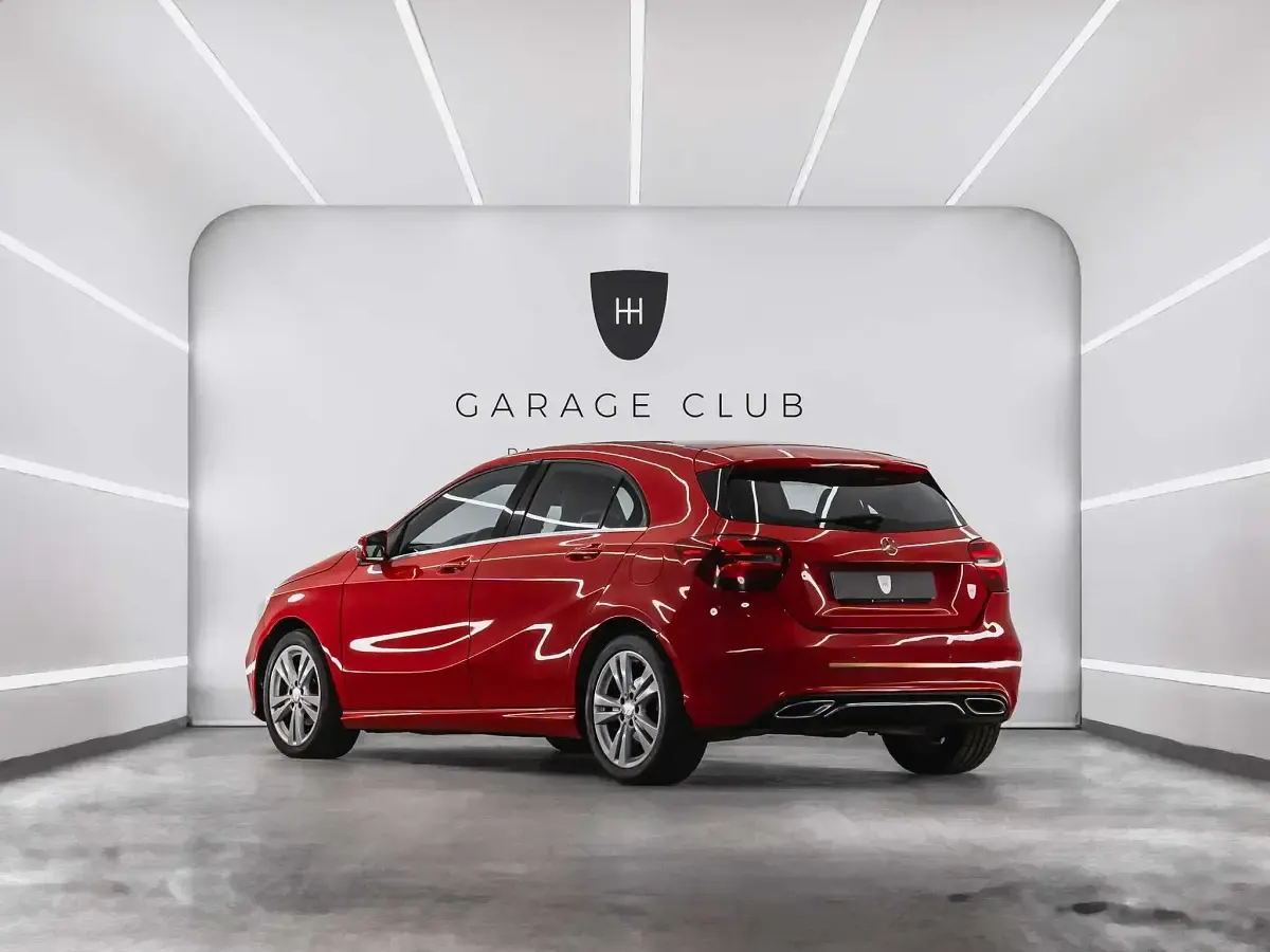 Käytetty Mercedes A180 Urban 109 HP (80 kW) 2016 Punainen Sedan