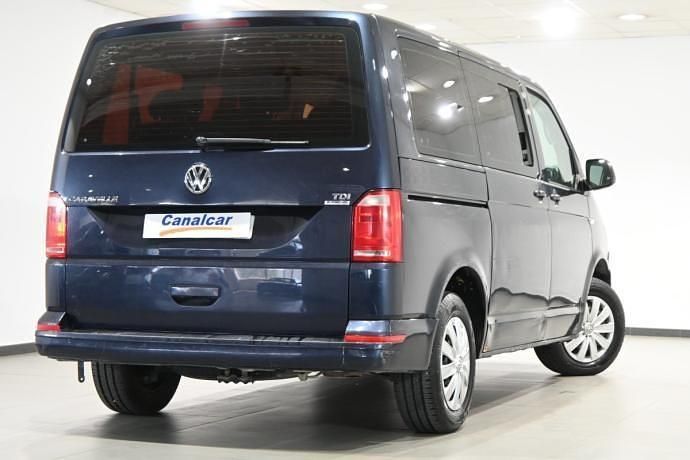 Usado VW Caravelle Trendline 102 CV (75 kW) 2016 Azul Monovolumen