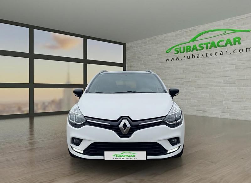 Usado Renault Clio GrandTour LIMITED 90 CV (66 kW) 2018 Blanco Familiar