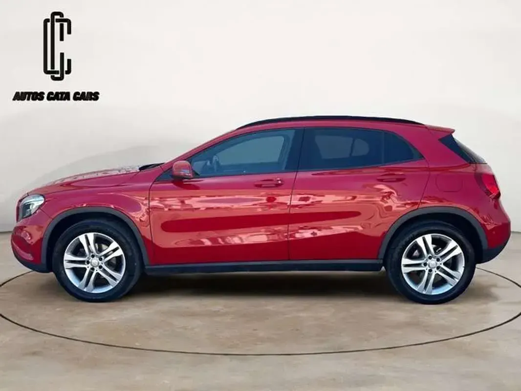 Usado Mercedes GLA220 Style 177 CV (130 kW) 2016 Rojo SUV