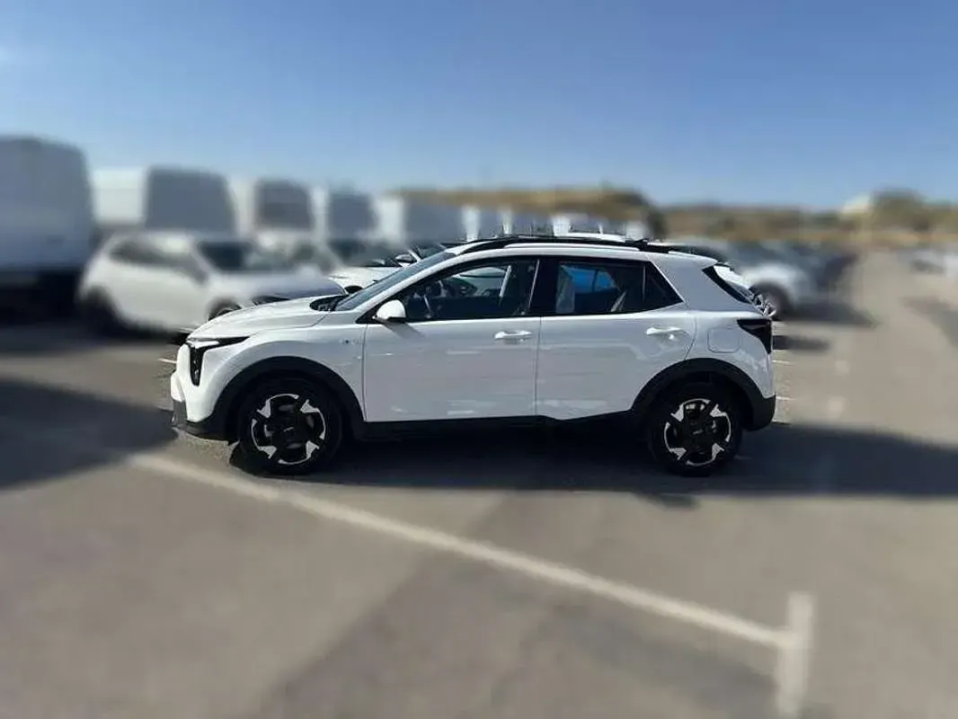 Usado Kia Stonic 116 CV (85 kW) 2026 Blanco SUV