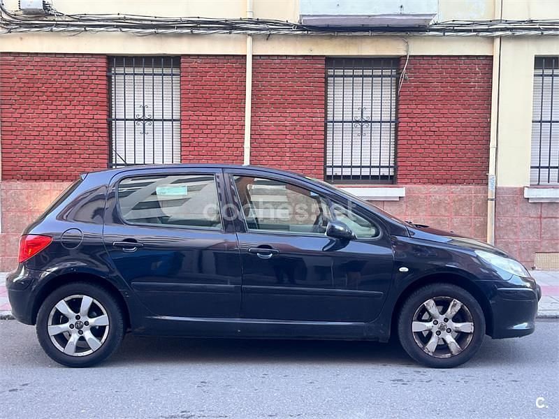 Usado Peugeot 307 110 CV (80 kW) 2006 Negro Berlina