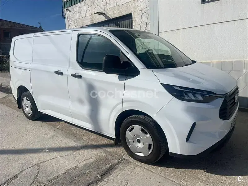 Usado Ford Transit Custom Nugget 150 CV (110 kW) 2024 Blanco Monovolumen