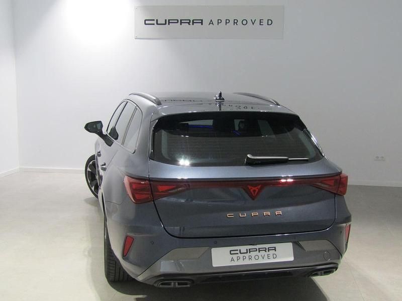Usado Cupra Leon 150 CV (110 kW) 2024 Gris Familiar