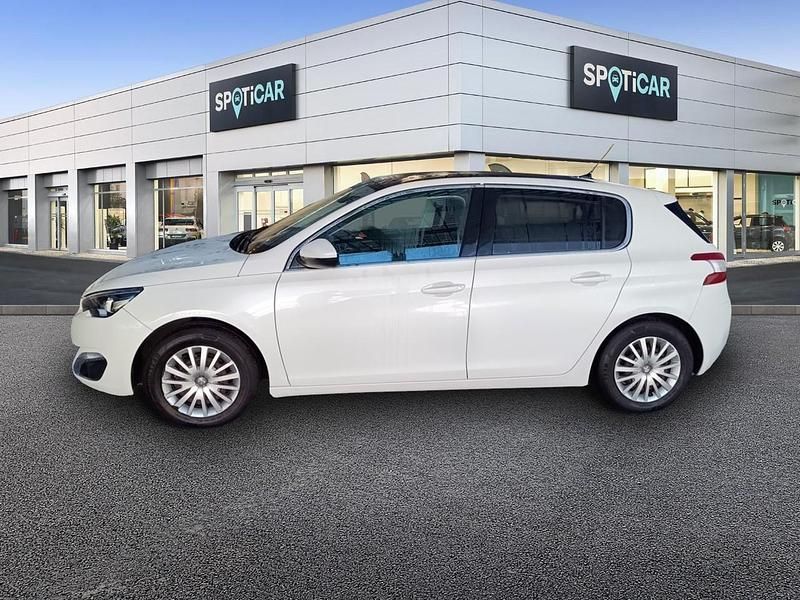 Usado Peugeot 308 Allure 130 CV (95 kW) 2017 Blanco Berlina
