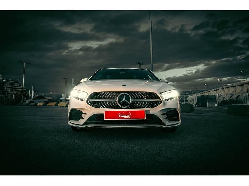 Blanco Usado 2021 Mercedes A180 AMG Utilitario | 23.300 € (Precio justo) - Imagen 1/4