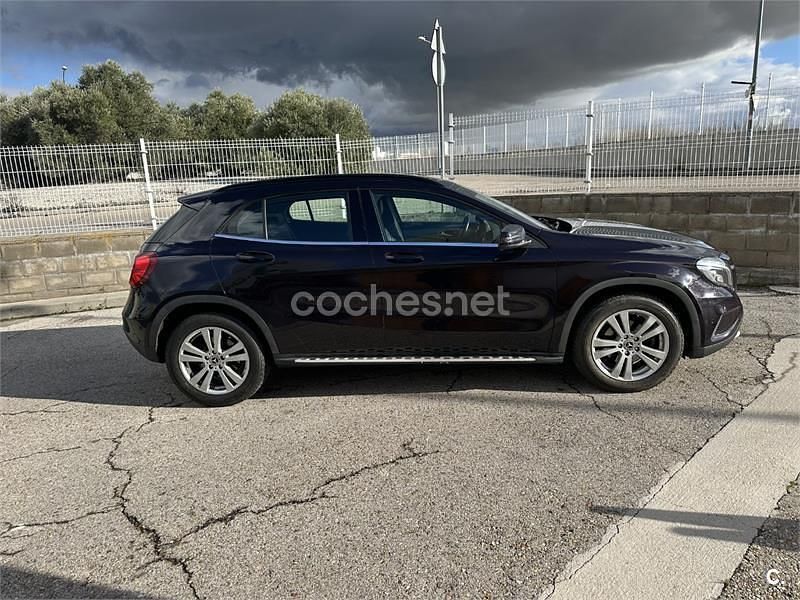Usado Mercedes GLA200 Style 136 CV (100 kW) 2016 Negro SUV