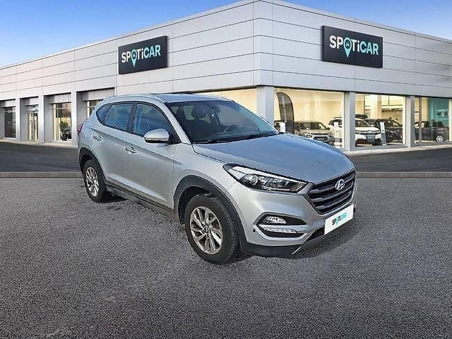 Usado Hyundai Tucson 115 CV (84 kW) 2016 Gris SUV