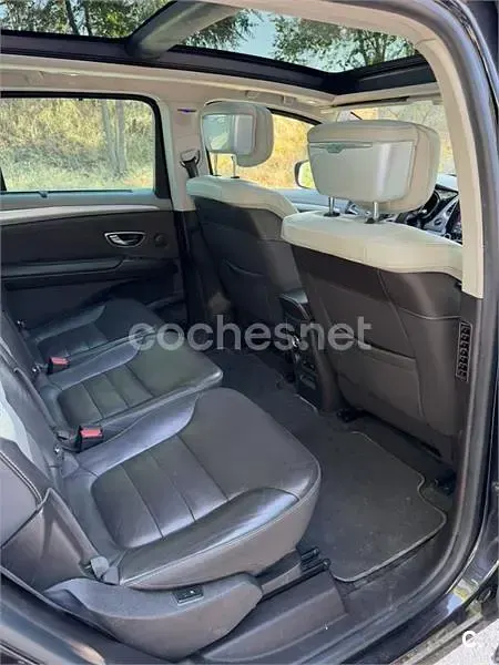 Usado Renault Espace Initiale 160 CV (117 kW) 2016 Violeta / lila Monovolumen
