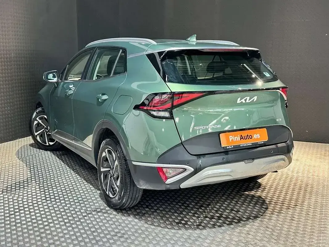 Usado Kia Sportage 230 CV (169 kW) 2022 Verde SUV