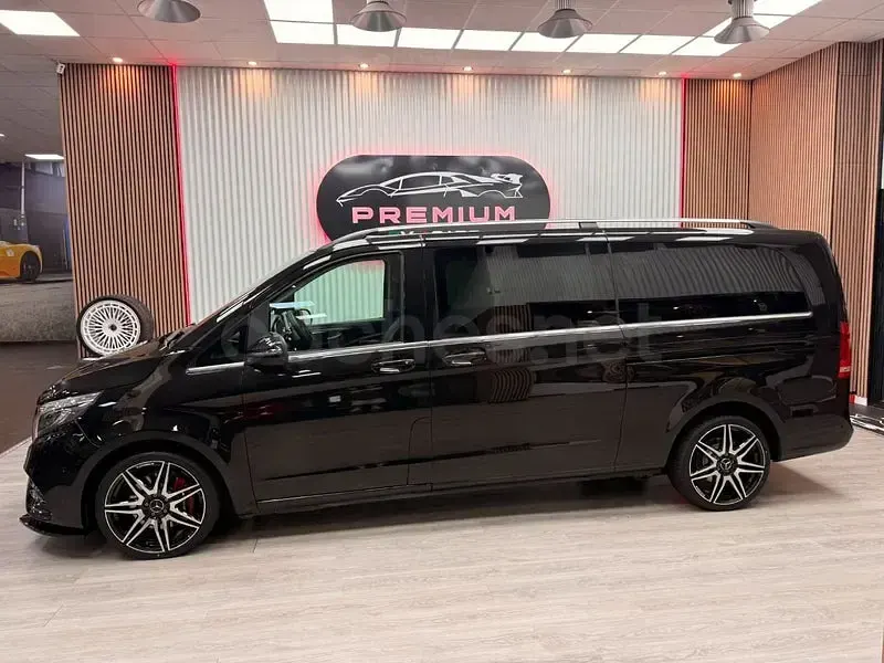 Usado Mercedes E250 Avantgarde 204 CV (150 kW) 2017 Negro Monovolumen