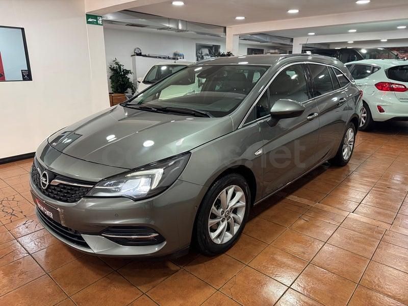 Usado Opel Astra Elegance 122 CV (89 kW) 2020 Gris / plata Familiar