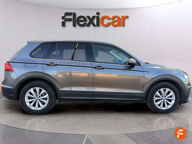Usado VW Tiguan Edition 116 CV (85 kW) 2016 Gris SUV