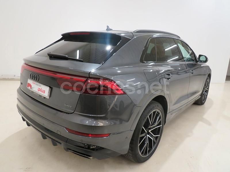 Usado Audi Q8 286 CV (210 kW) 2025 Gris / plata SUV