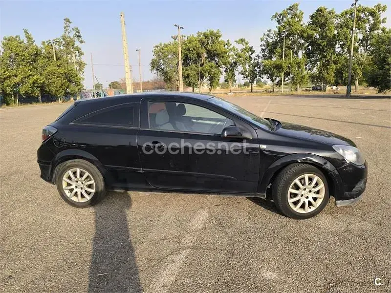 Usado Opel Astra GTC Enjoy 105 CV (77 kW) 2007 Negro Berlina