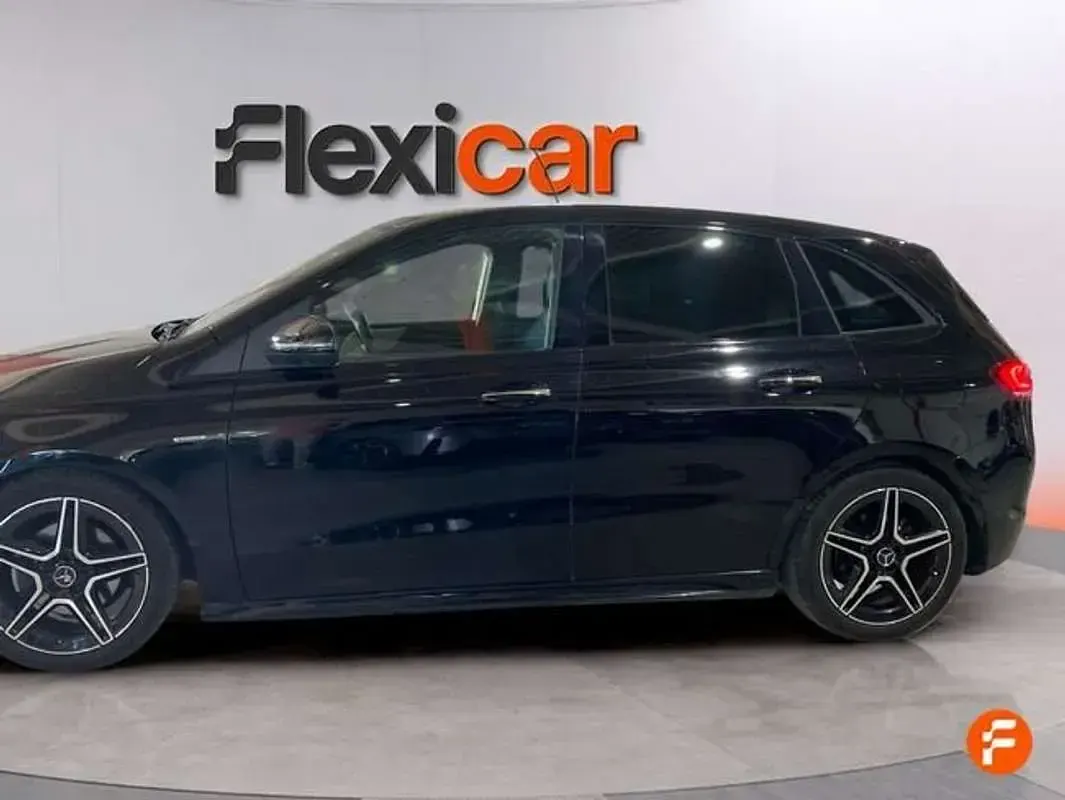 Usado Mercedes B200 150 CV (110 kW) 2021 Negro Utilitario