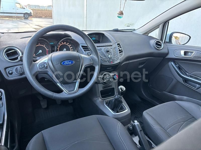 Usado Ford Fiesta Titanium 95 CV (69 kW) 2014 Blanco Berlina
