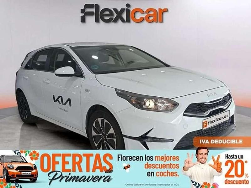 Usado Kia Ceed 101 CV (74 kW) 2024 Blanco Utilitario