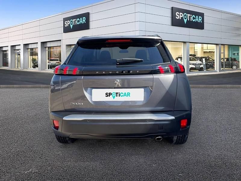 Usado Peugeot 2008 Allure 131 CV (96 kW) 2021 Gris SUV