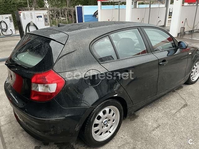 Usado BMW 118 122 CV (89 kW) 2005 Negro Utilitario