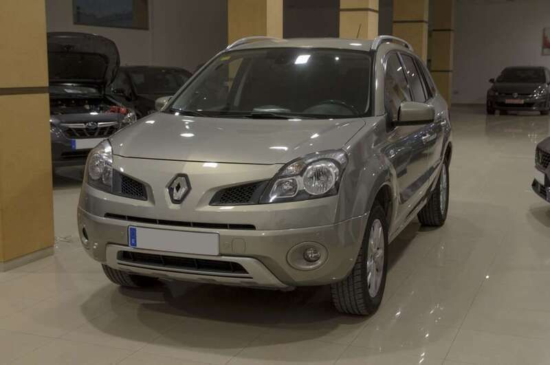 Beige Usado 2008 Renault Koleos Dynamique SUV | 6850 € (Un poco caro) - Imagen 1/4