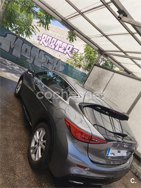 Usado Infiniti Q30 Premium 109 CV (80 kW) 2016 Gris / plata Utilitario