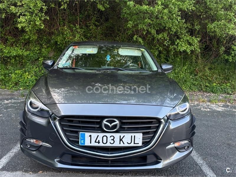 Begagnad Mazda 3 Luxury 105 HK (77 kW) 2018 Grå Sedan