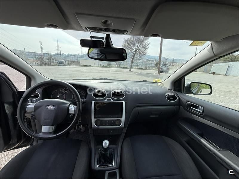 Usado Ford Focus 115 CV (84 kW) 2006 Negro Berlina