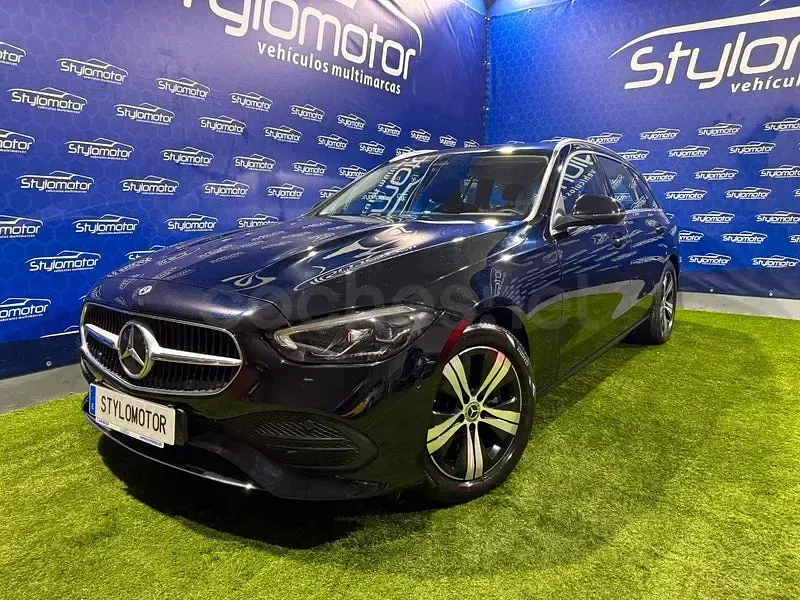 Usado Mercedes C220 200 CV (147 kW) 2023 Negro Familiar
