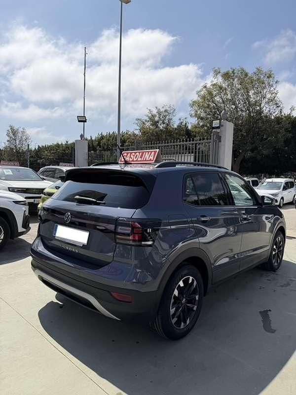 Usado VW T-Cross Advance 110 CV (80 kW) 2022 Gris SUV