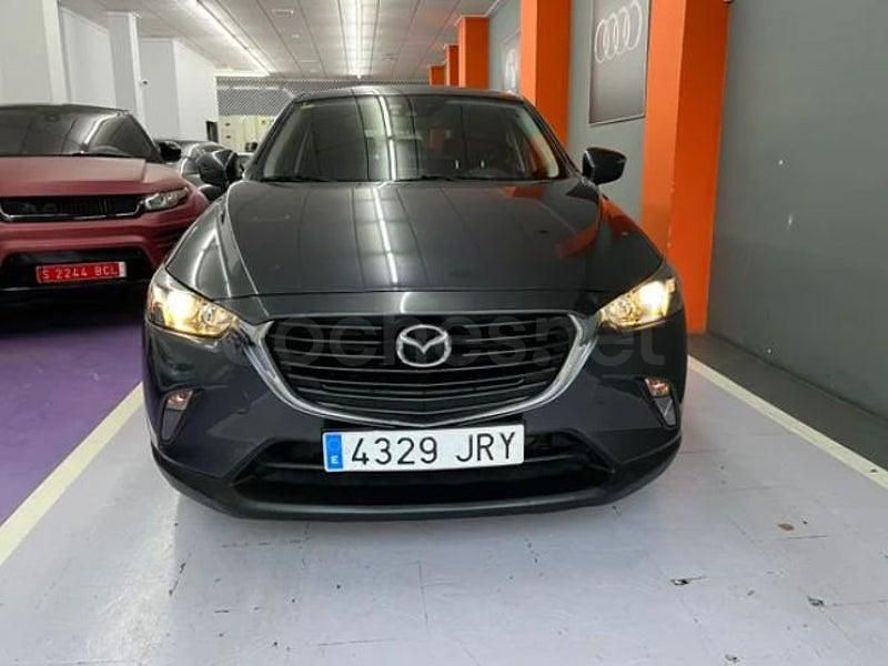 Usado Mazda CX-3 Luxury 120 CV (88 kW) 2016 Gris / plata SUV