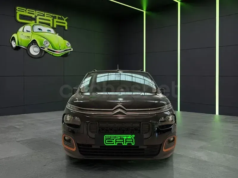 Usado Citroën Berlingo Shine 102 CV (75 kW) 2019 Negro Monovolumen