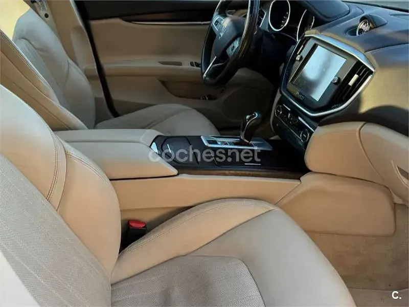 Usado Maserati Ghibli 410 CV (301 kW) 2013 Azul Berlina