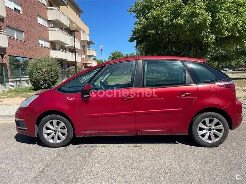 Usado Citroën C4 Picasso Seduction 112 CV (82 kW) 2012 Rojo Monovolumen