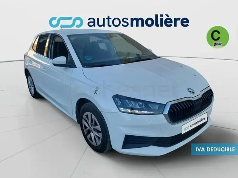 Usado Skoda Fabia Ambition 80 CV (58 kW) 2022 Blanco Utilitario