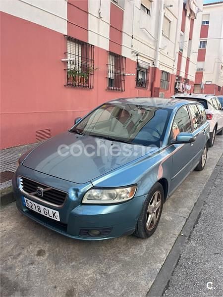 Usado Volvo V50 Momentum 136 CV (100 kW) 2009 Azul Familiar