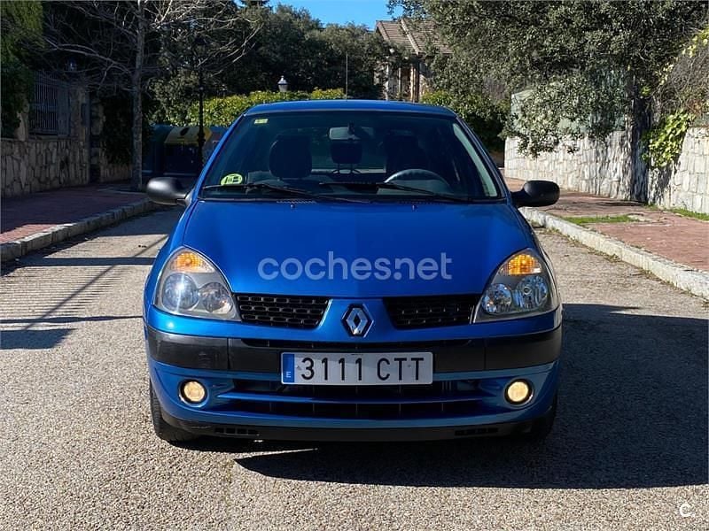 Usado Renault Clio II 75 CV (55 kW) 2004 Azul Berlina