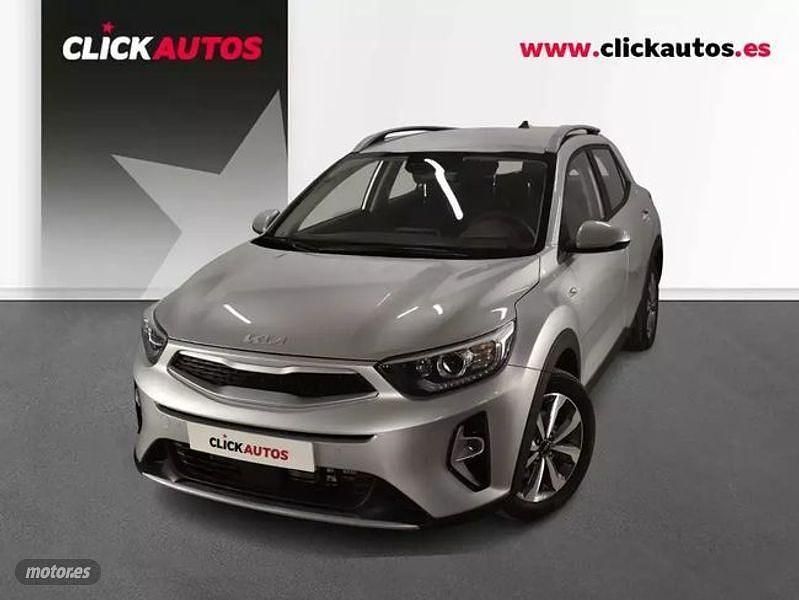Usado Kia Stonic Active 100 CV (73 kW) 2025 Plateado SUV