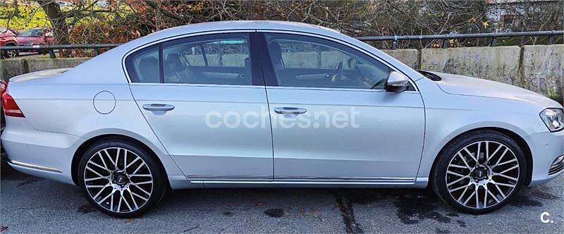 Gris / plata Usado 2013 VW Passat Highline Berlina | 9900 € - Imagen 1/4