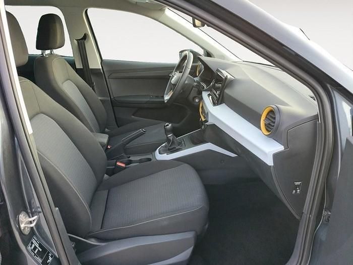 Usado Seat Arona Style 115 CV (84 kW) 2025 Gris SUV