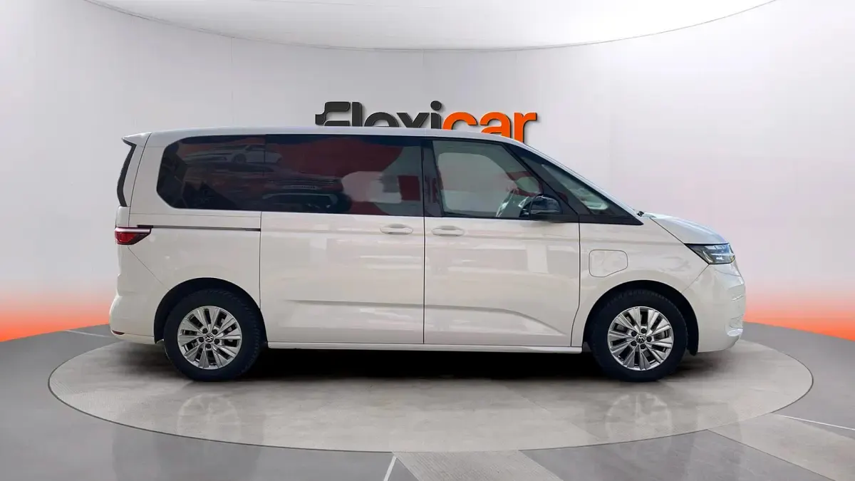 Usado VW Multivan 150 CV (110 kW) 2024 Blanco Monovolumen